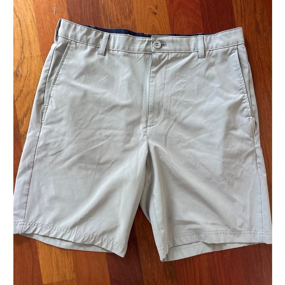 IZOD Golf Flat Front Short-Gray Size 36